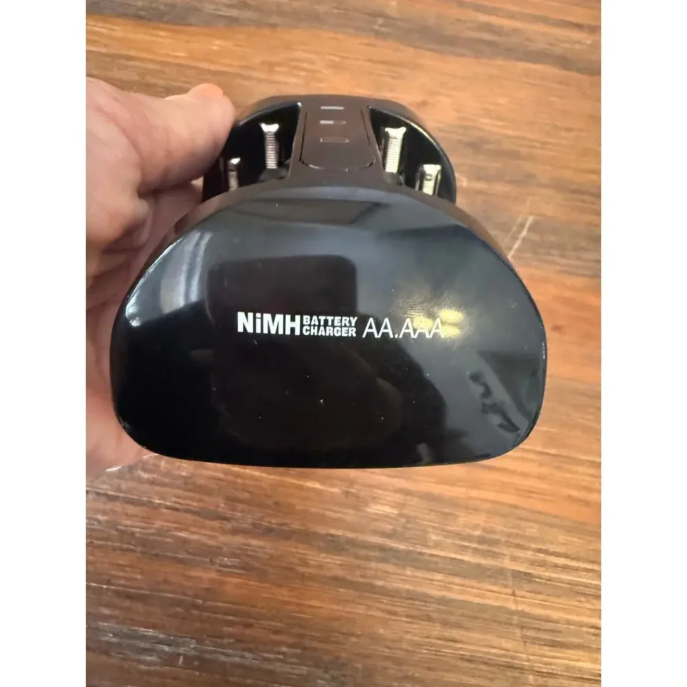 Energizer NiMH AA AAA Battery Charger 4-Slot Rechargeable Battery Charger Black
